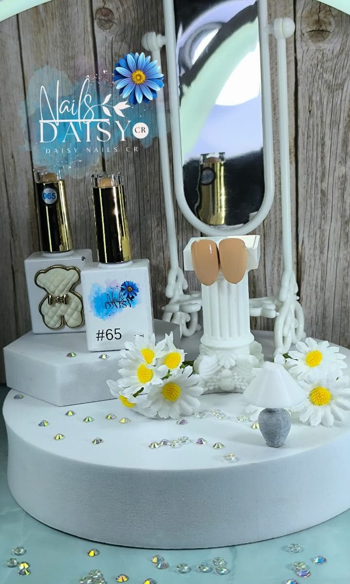 Semipermanente Daisy Nails 15ml - liso #65